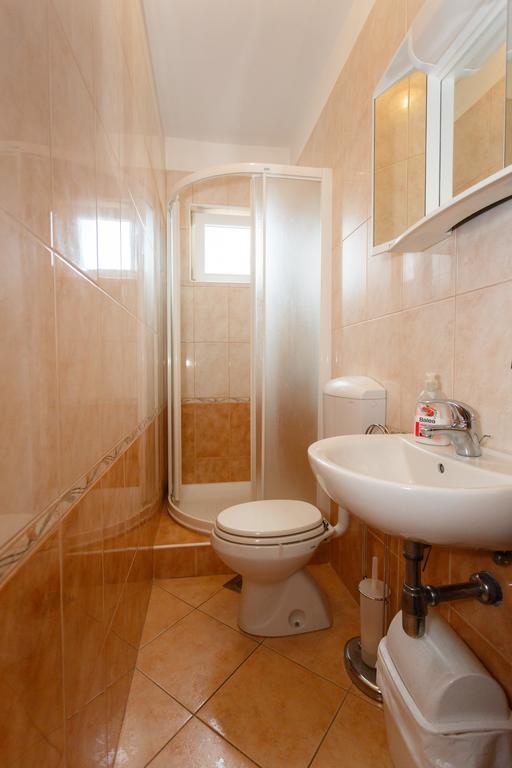 Apartment Nevenka Krk Town Kültér fotó