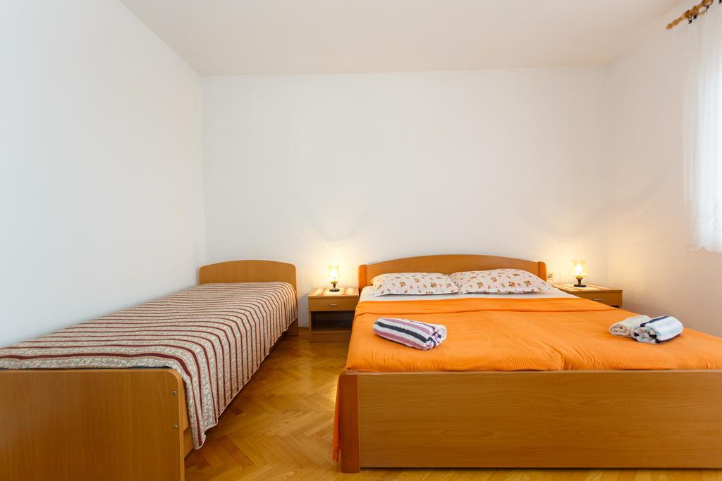 Apartment Nevenka Krk Town Kültér fotó