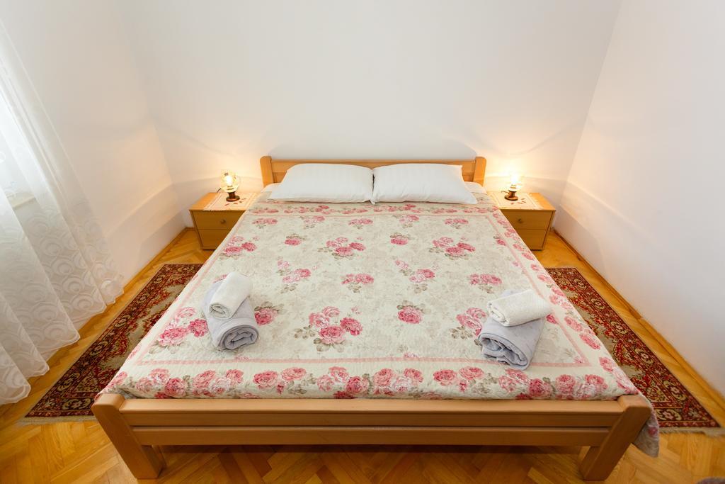 Apartment Nevenka Krk Town Kültér fotó
