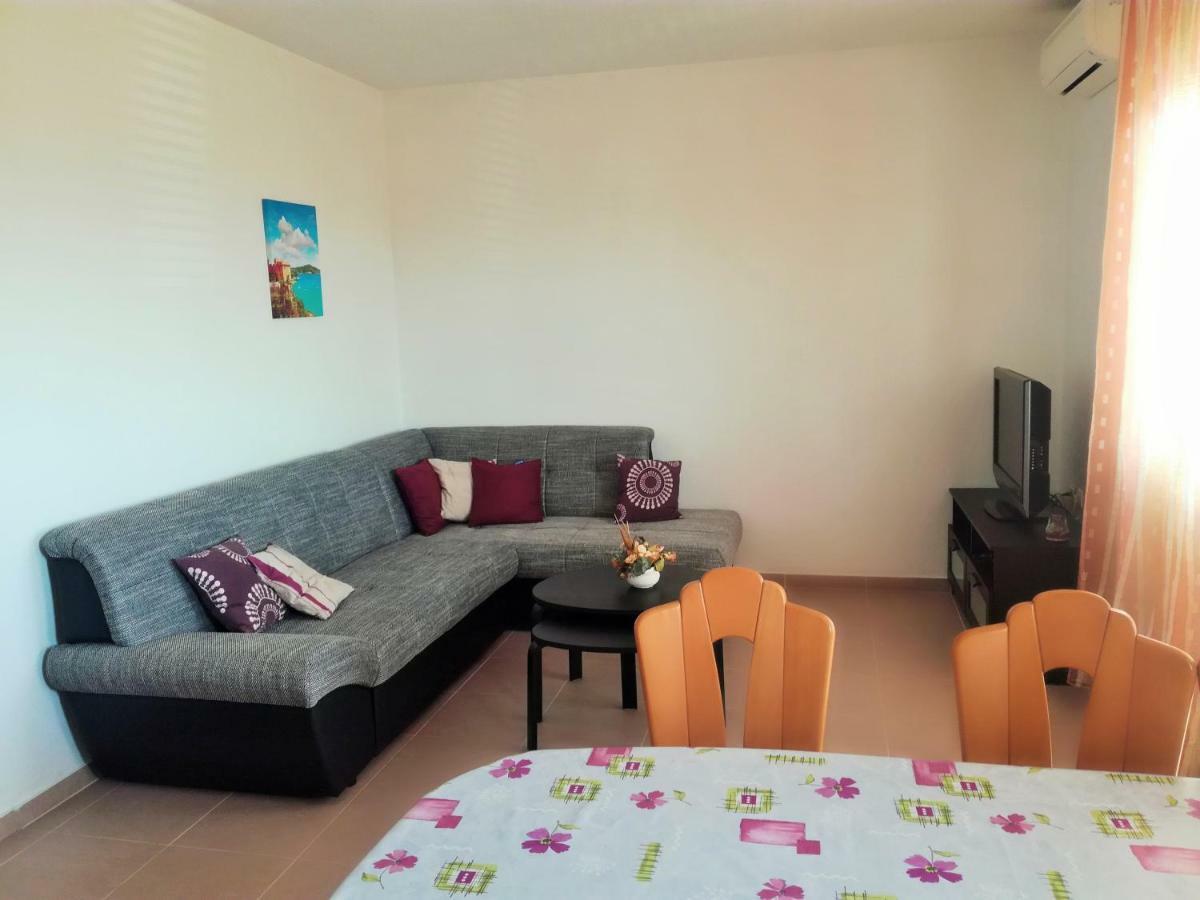 Apartment Nevenka Krk Town Kültér fotó